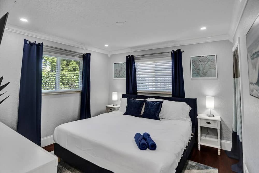Photo of Bedroom in Deerfield Beach