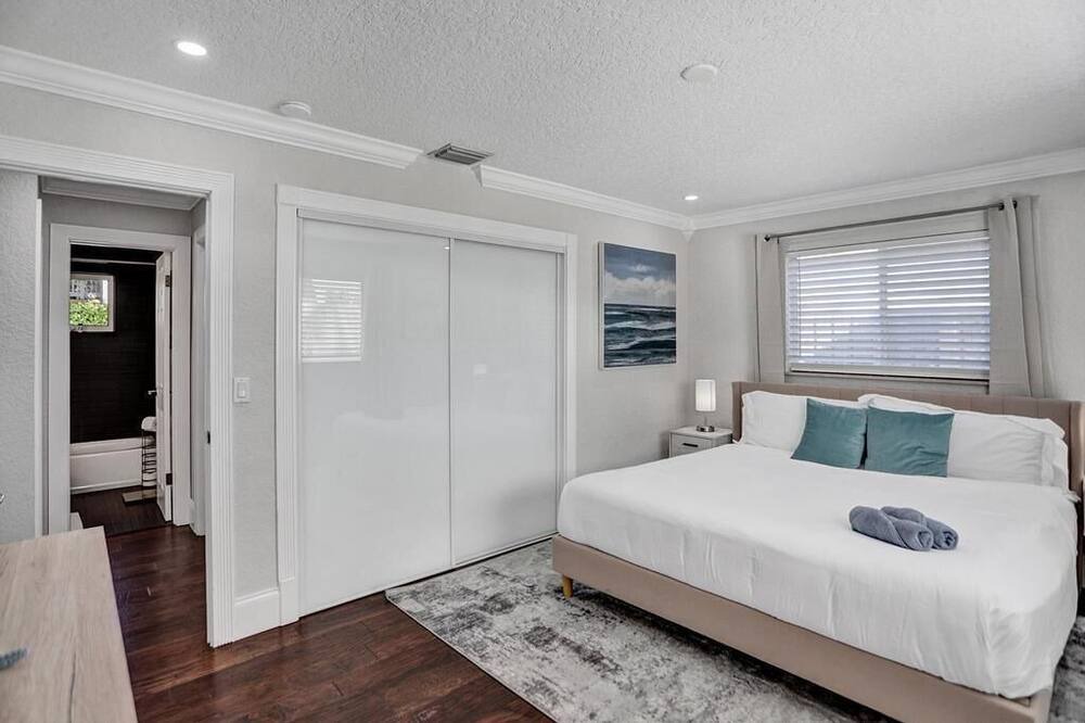 Photo of Bedroom in Deerfield Beach