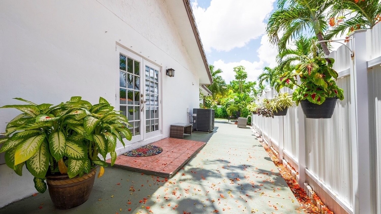 Photo of Patio Balcony in The Hammocks
