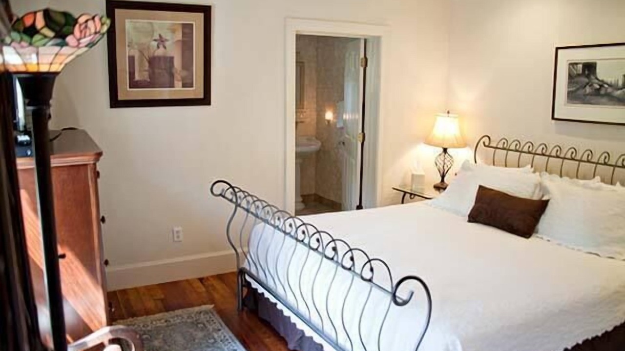 Photo of Bedroom in Historic District