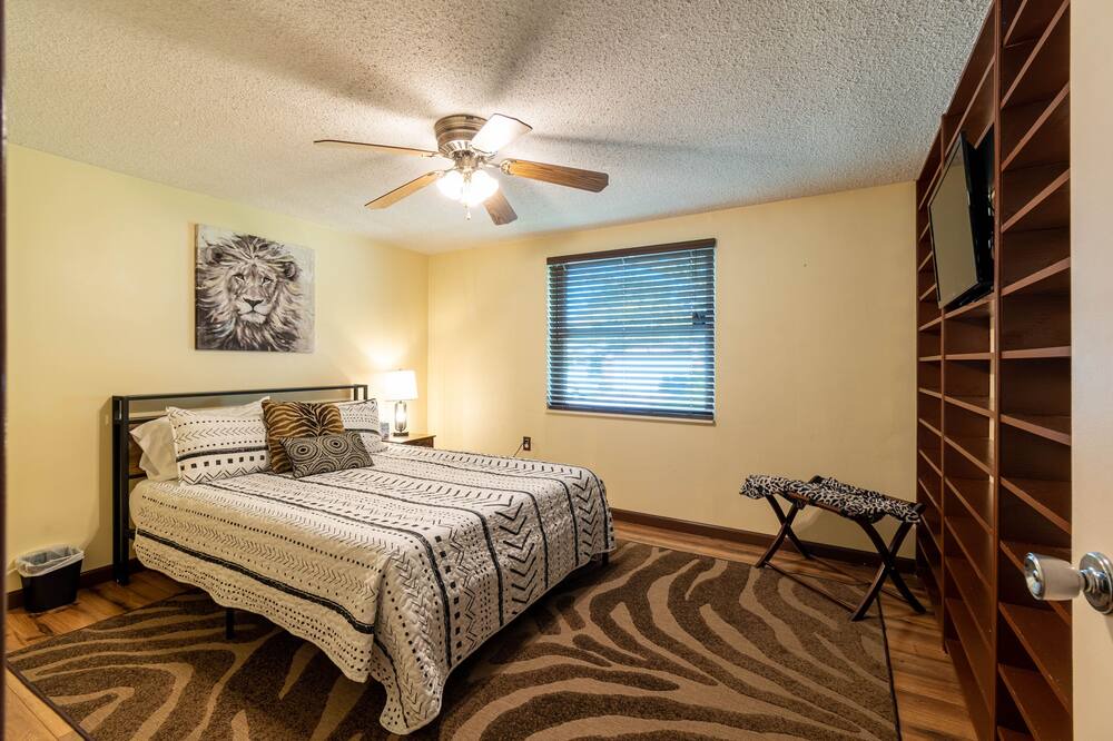 Photo of Bedroom in Jasmine Estates