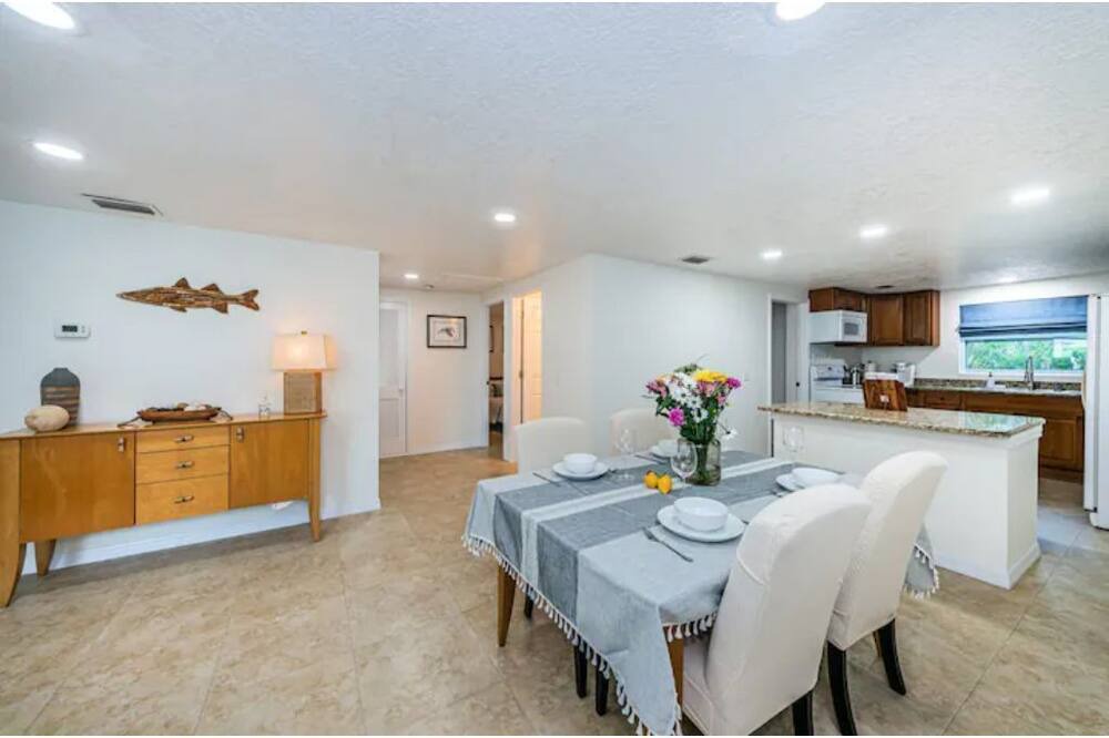 Photo of Bedroom in Tarpon Springs