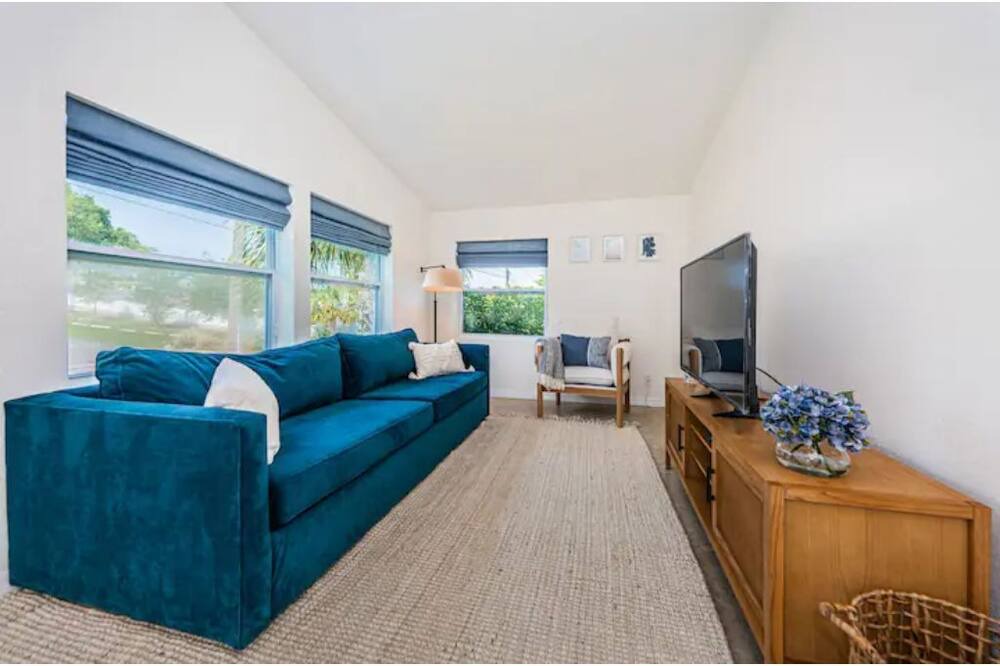Photo of Bedroom in Tarpon Springs