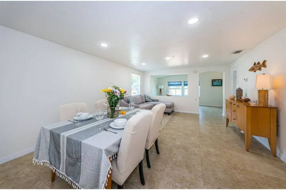Photo of Bedroom in Tarpon Springs