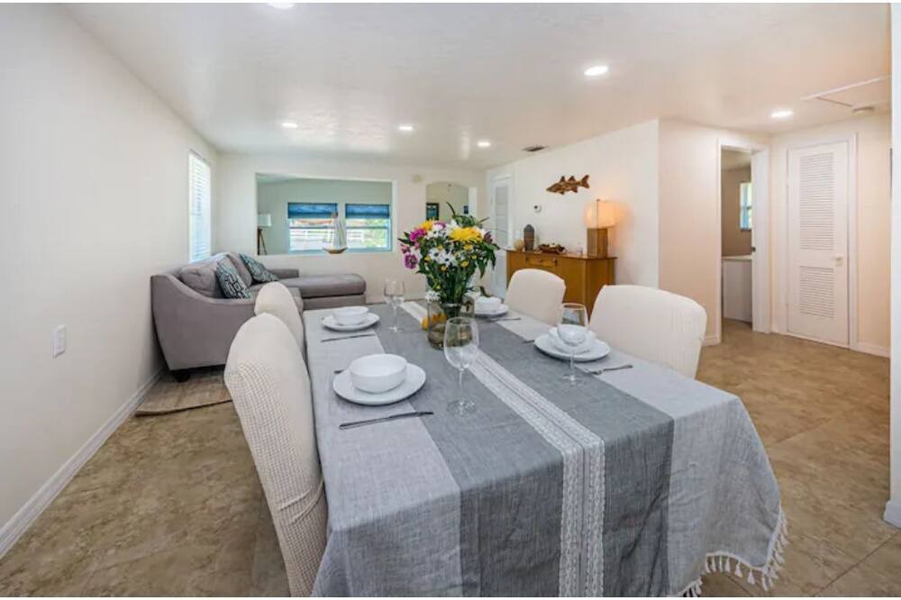 Photo of Bedroom in Tarpon Springs