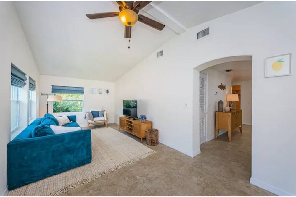 Photo of Livingroom in Tarpon Springs