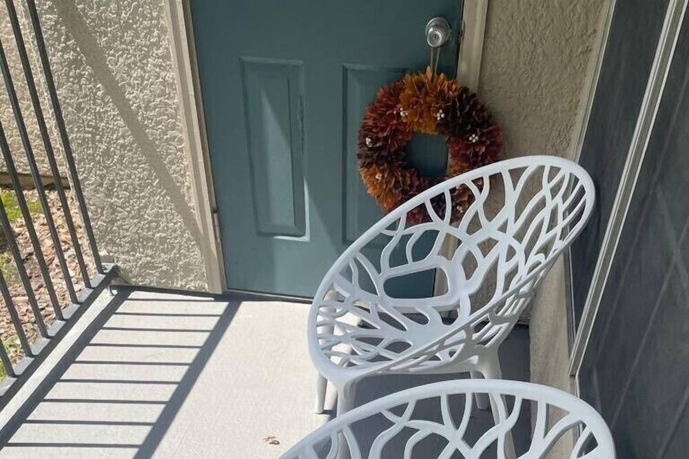 Photo of Patio Balcony in Airport North