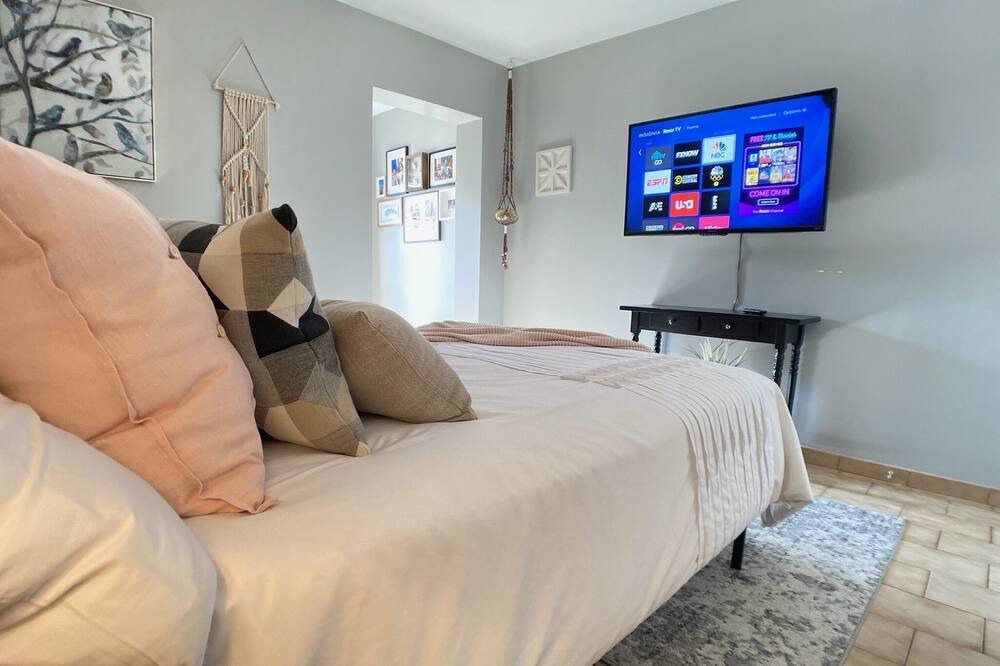 Photo of Bedroom in Egypt Lake-Leto