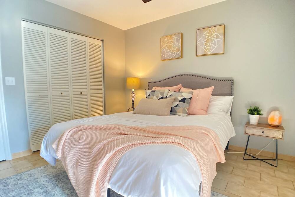 Photo of Bedroom in Egypt Lake-Leto