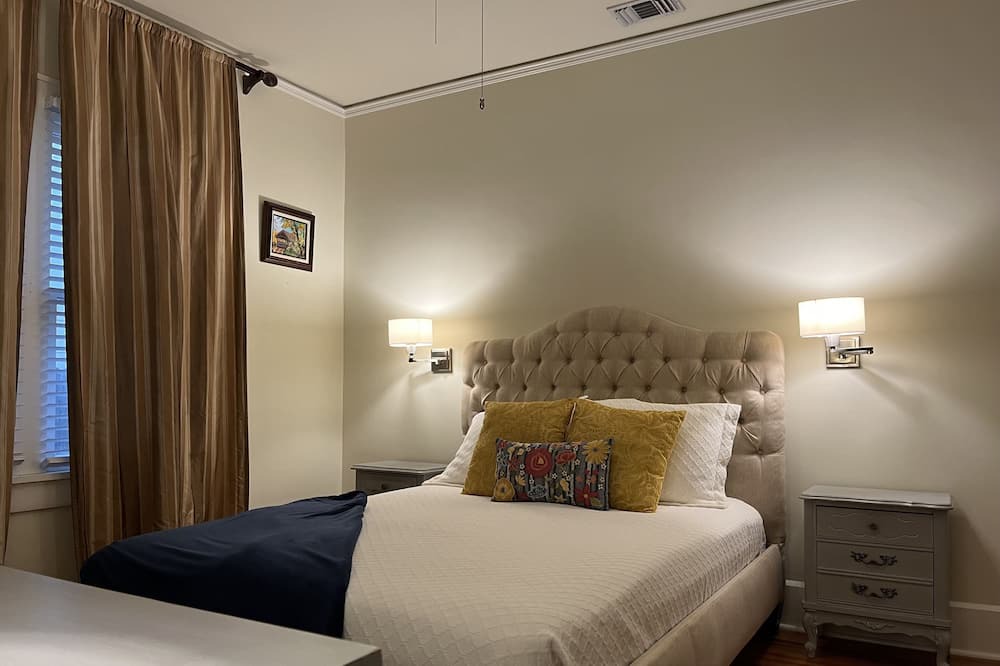 Photo of Bedroom in Historic Old Northeast