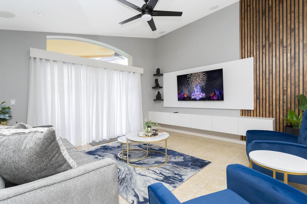 Photo of Bedroom in Veranda Palms