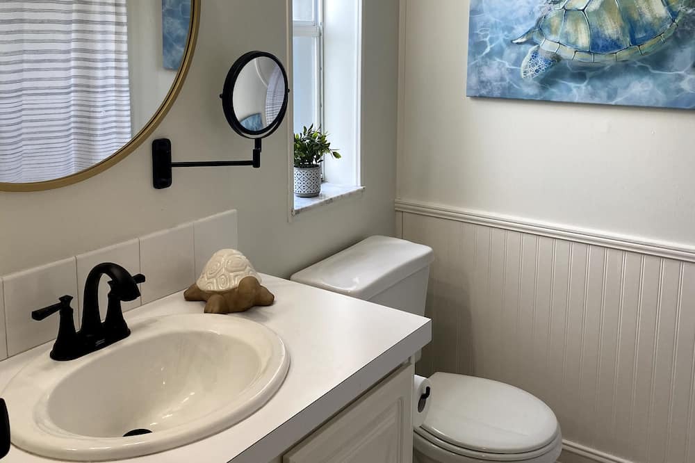 Photo of Bathroom in Little Torch Key