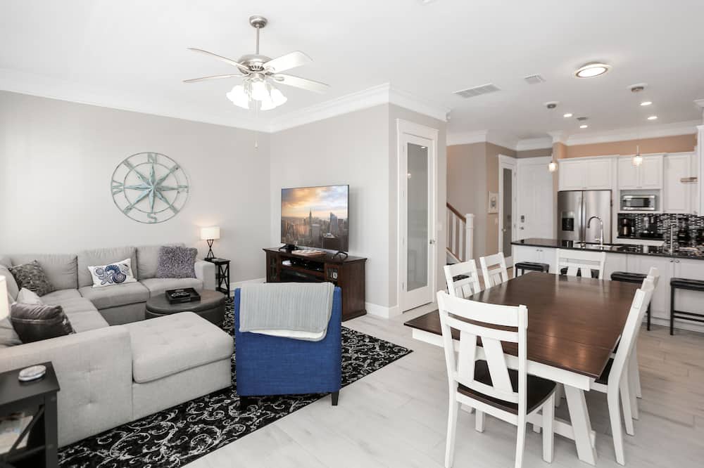 Photo of Livingroom in Waterside Village
