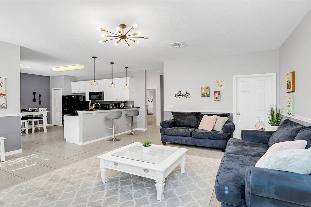 Photo of Bedroom in Veranda Palms