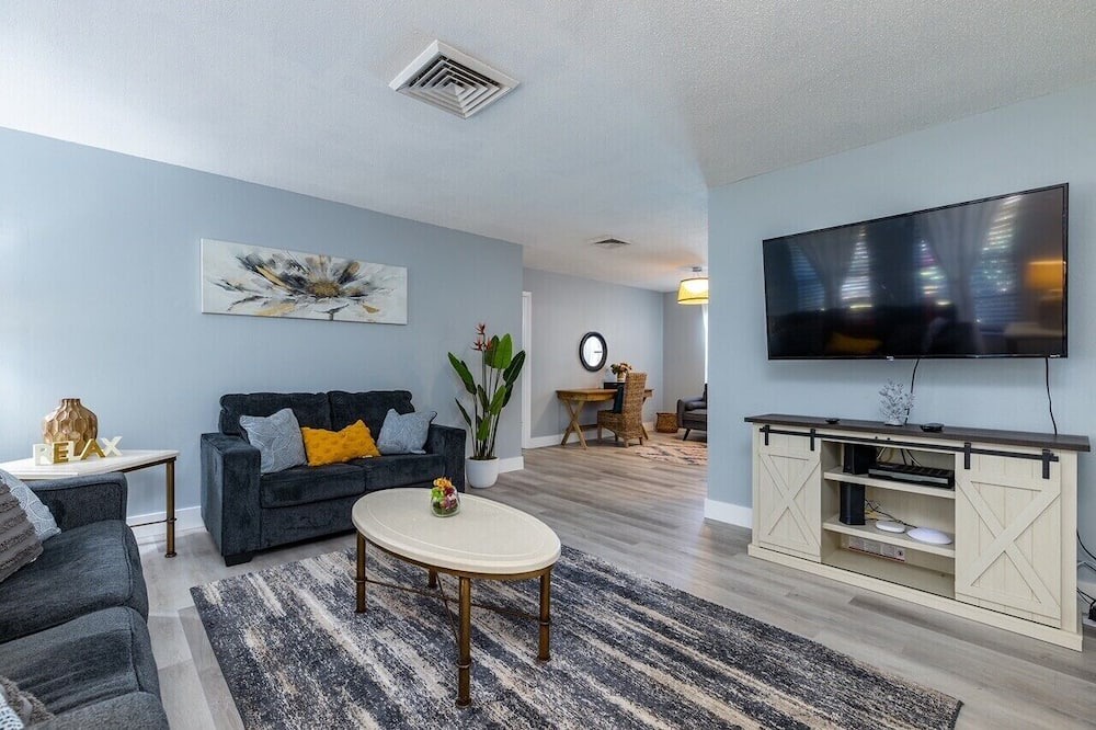 Photo of Livingroom in Seminole