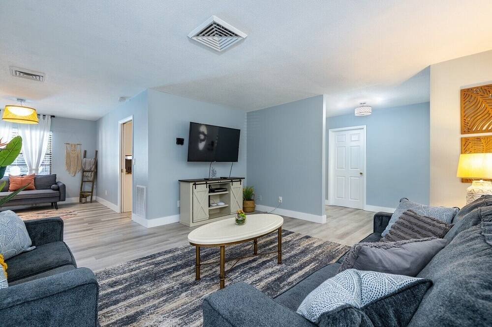 Photo of Livingroom in Seminole