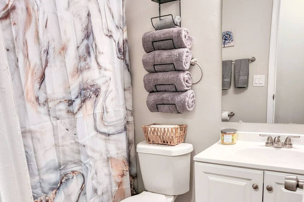Photo of Bathroom in Oak Ridge