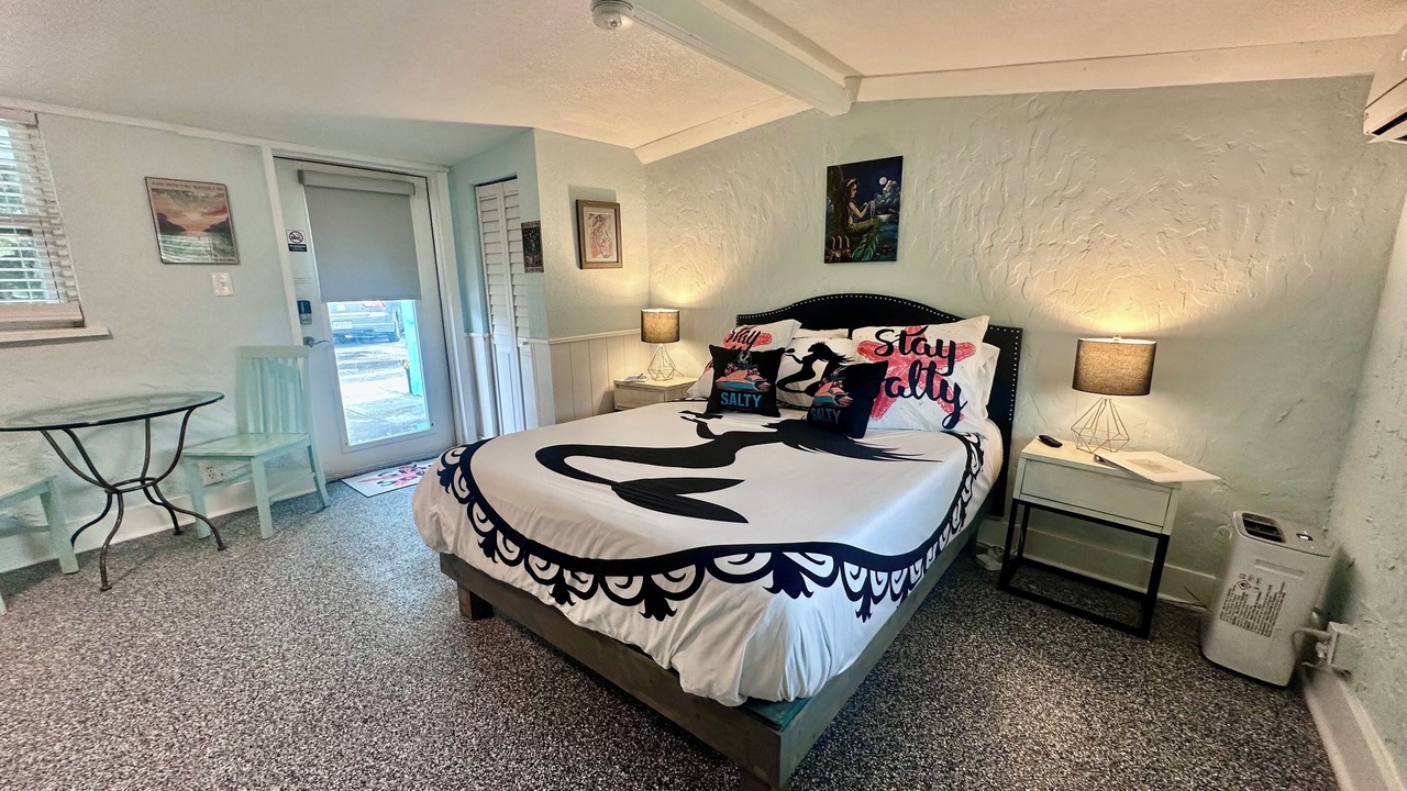 Photo of Bedroom in Weeki Wachee Gardens