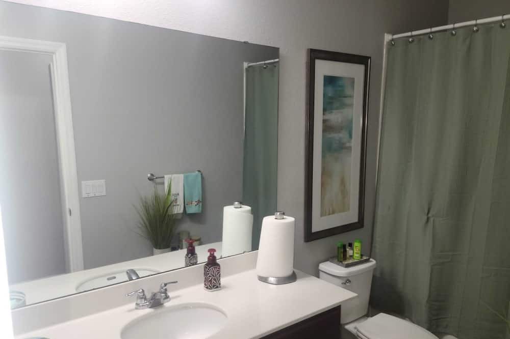 Photo of Bathroom in Clermont