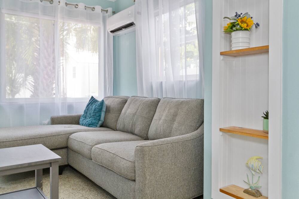 Photo of Livingroom in Pass-a-Grille