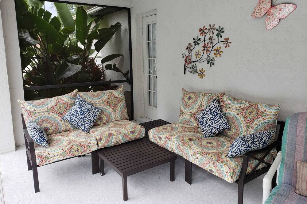 Photo of Livingroom in Greater Groves