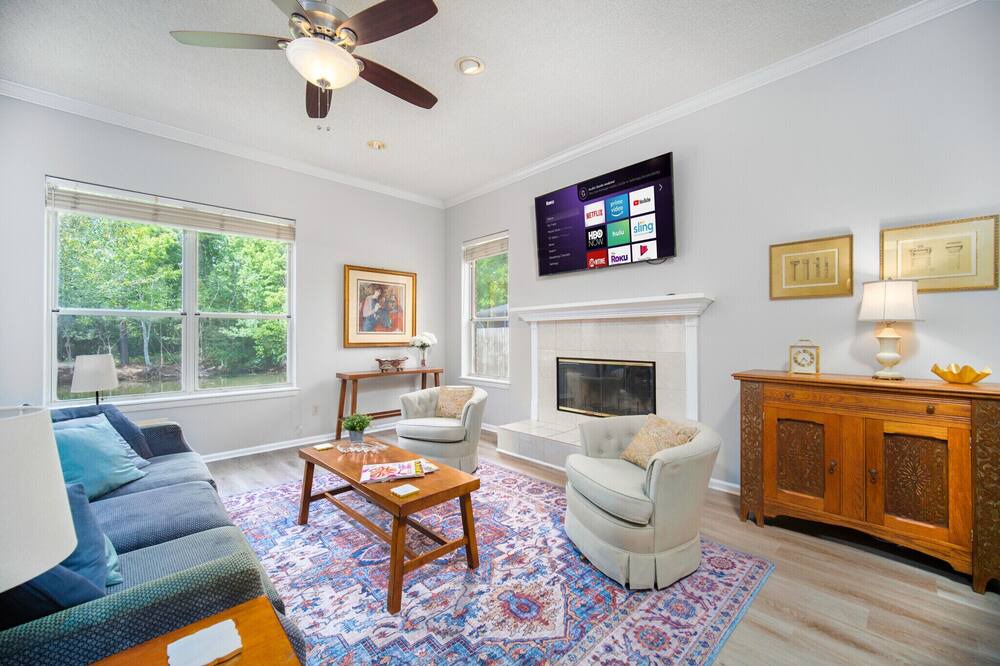 Photo of Livingroom in Mandarin
