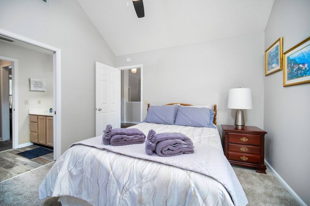 Photo of Bedroom in Mandarin