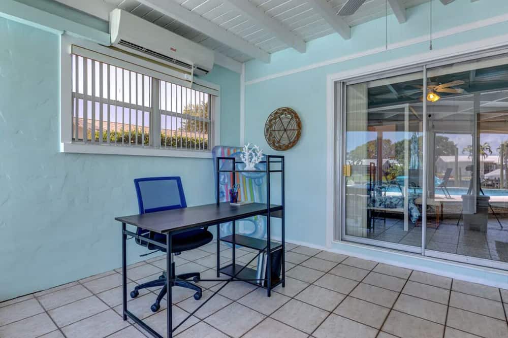 Photo of Patio Balcony in Cocoa Isles