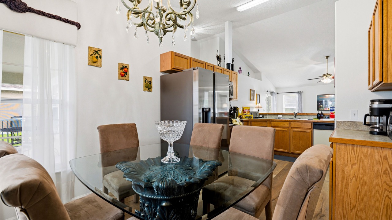 Photo of Livingroom in Crescent Lakes