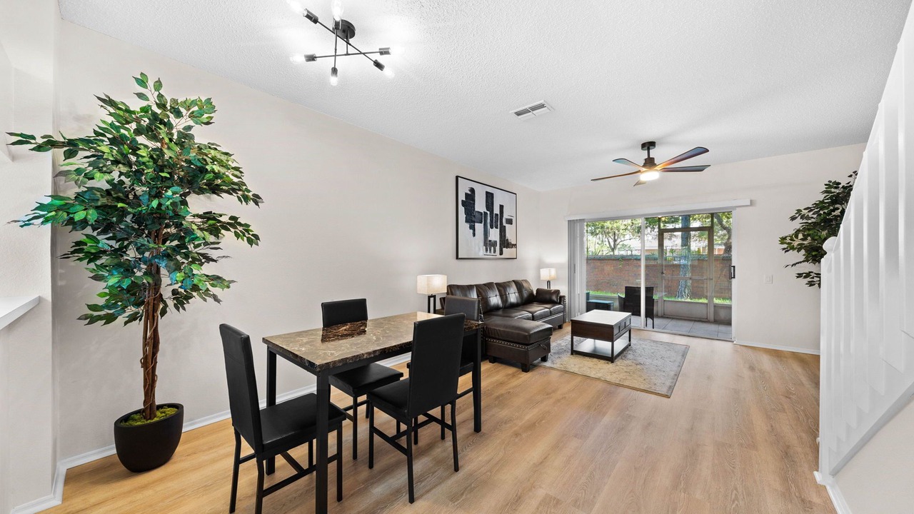 Photo of Livingroom in Westchase
