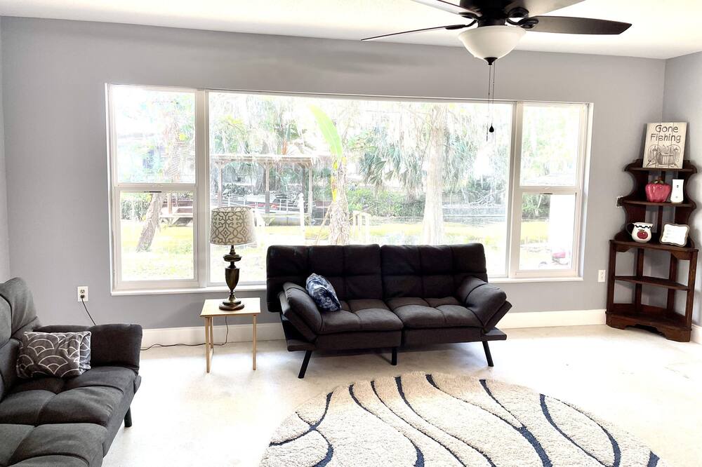 Photo of Bedroom in Tavares