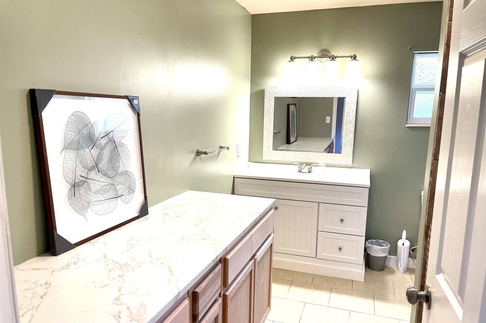 Photo of Bathroom in Tavares