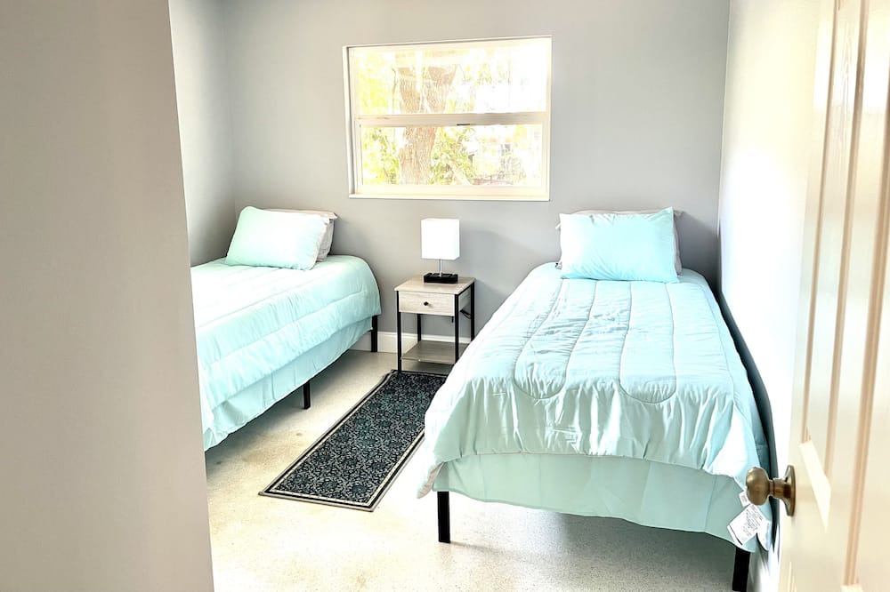 Photo of Bedroom in Tavares