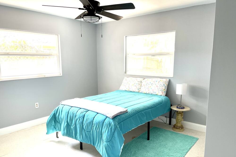 Photo of Bedroom in Tavares