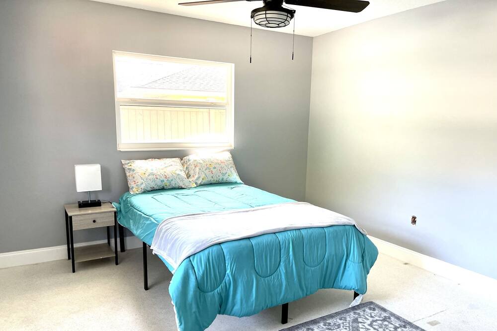 Photo of Bedroom in Tavares