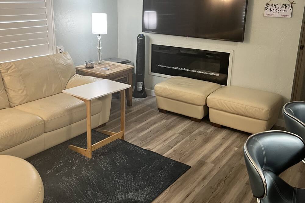 Photo of Livingroom in Disston Heights