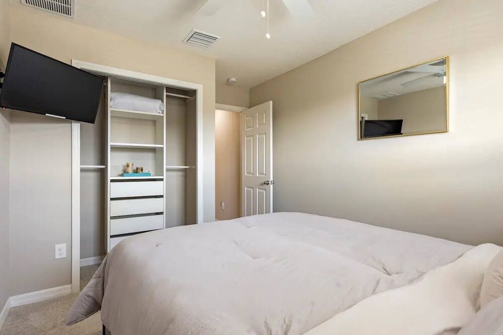 Photo of Bedroom in Riverview