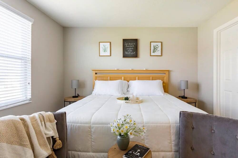 Photo of Bedroom in Riverview