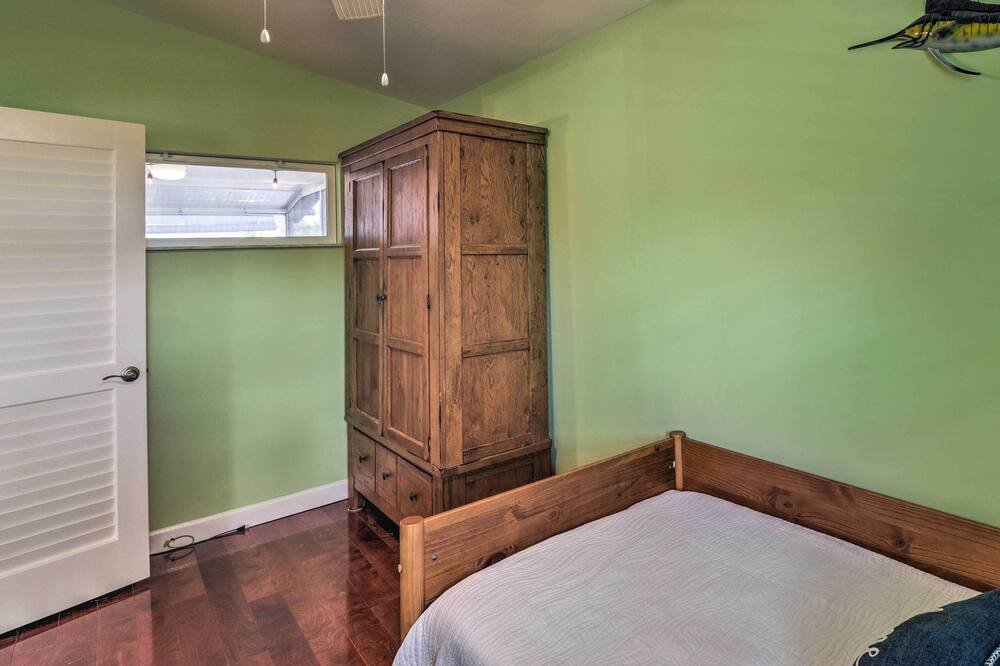 Photo of Bedroom in Breezeswept Beach Estates
