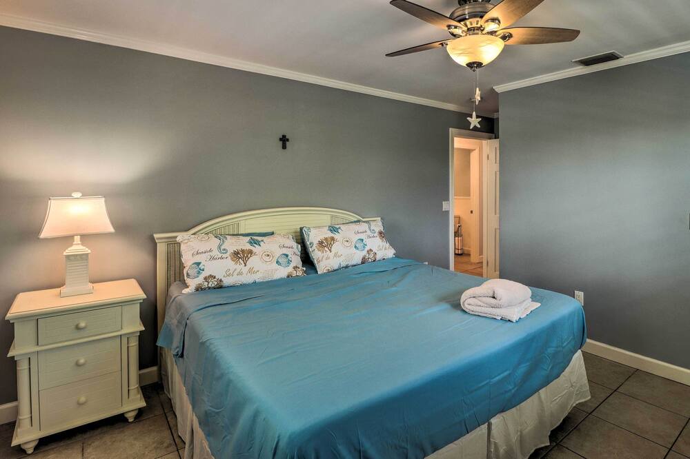 Photo of Bedroom in Breezeswept Beach Estates