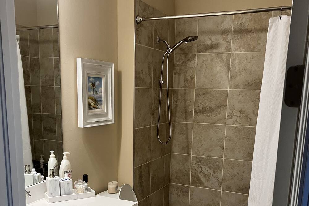 Photo of Bathroom in Immokalee