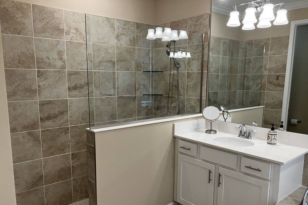 Photo of Bathroom in Immokalee