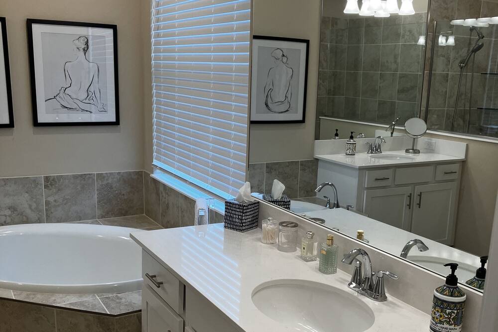 Photo of Bathroom in Immokalee