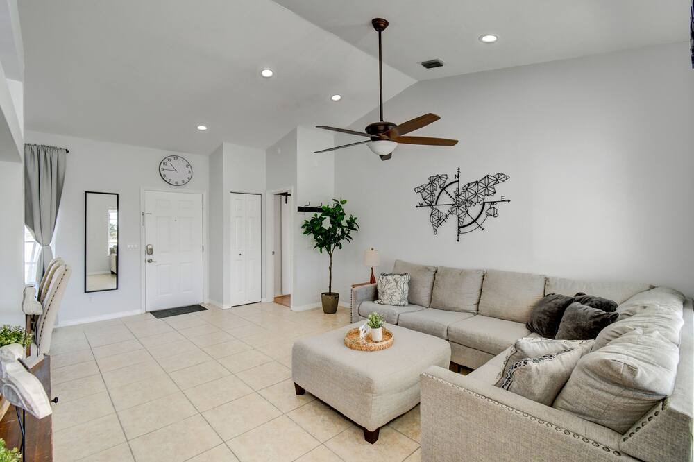 Photo of Livingroom in Port Saint Lucie