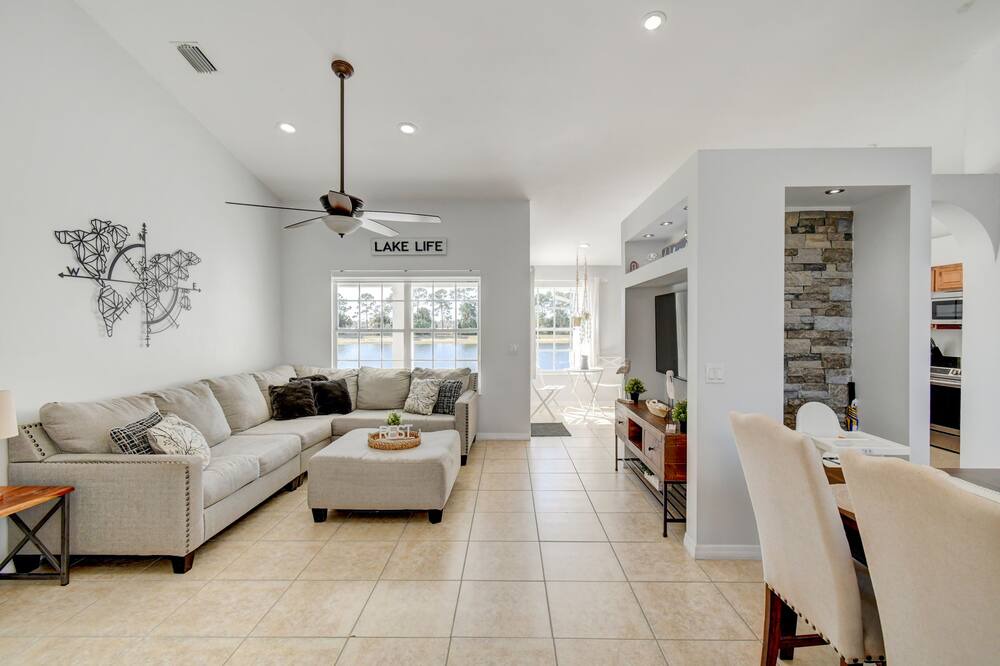 Photo of Livingroom in Port Saint Lucie