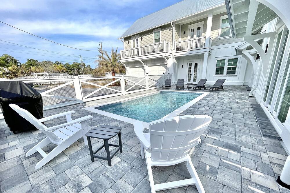 Photo of Outdoor in Gulfview Heights