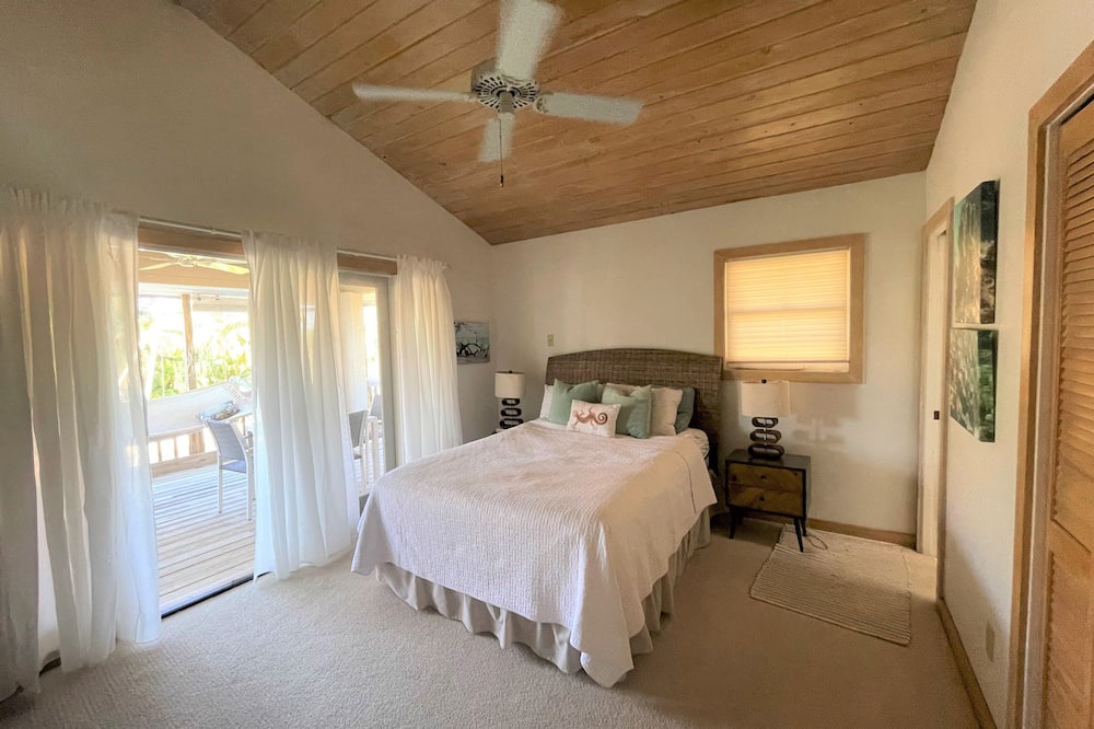 Photo of Bedroom in Summerland Key