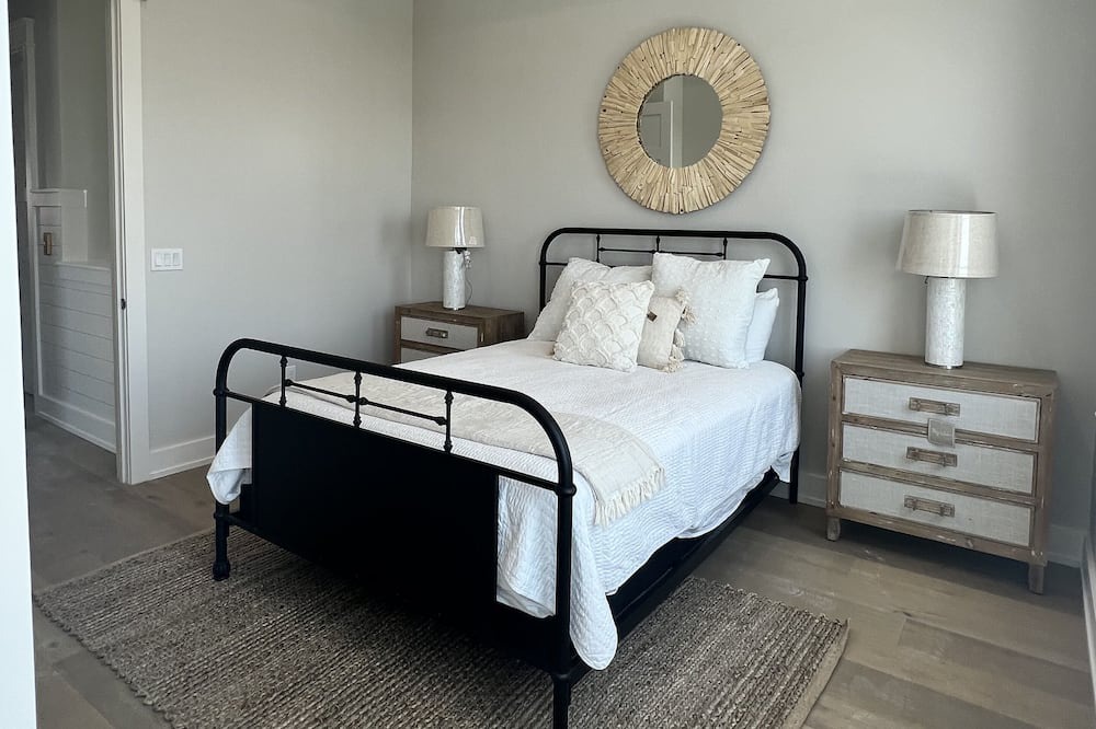 Photo of Bedroom in Laguna Beach