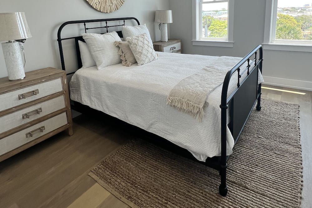 Photo of Bedroom in Laguna Beach