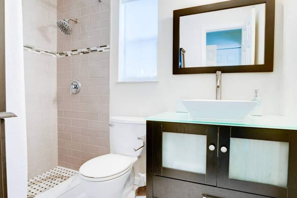 Photo of Bathroom in Sunrise